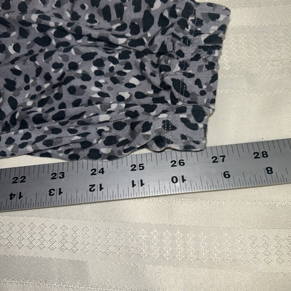 Donna Karan Sleepwear 2 PC Pajamas Set Size L short sleeve Gray Black Leopard - Picture 8 of 9